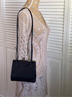 Vintage Amanda Smith kiss lock black satin purse Y2K